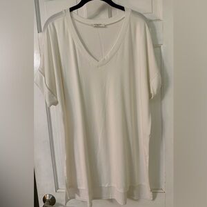 Zenana Outfitters White Short Sleeve V-Neck Top